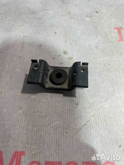 Подушка радиатора KIA RIO (2017)