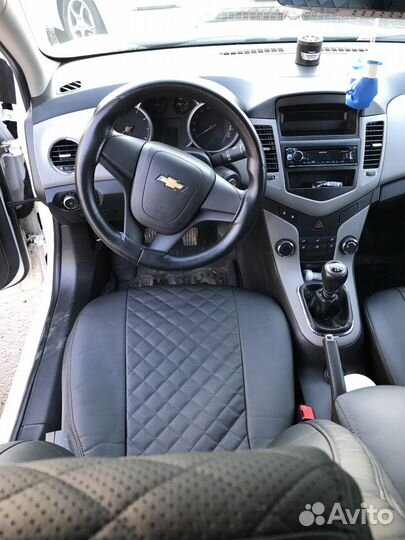 Авточехлы из экокожи. Chevrolet Cruze
