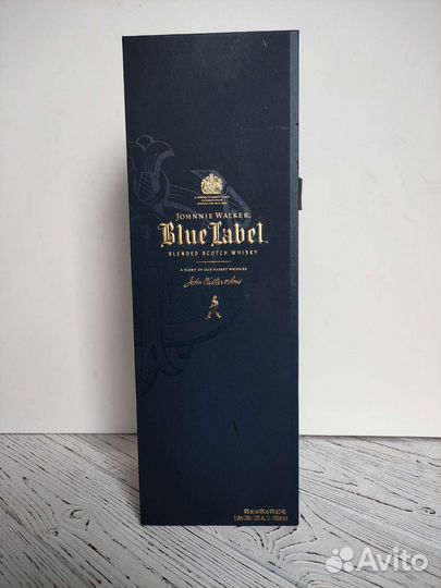 Бутылки с коробками из под элитного алкоголя