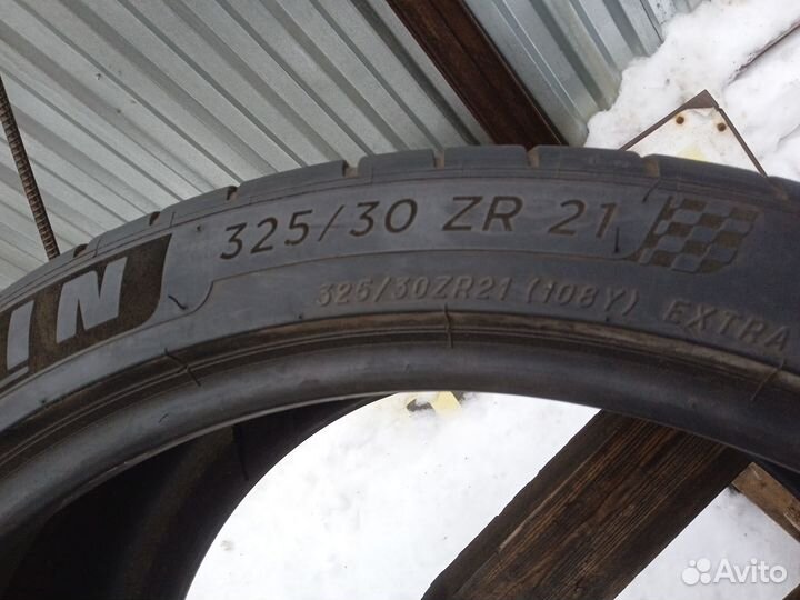 Michelin Pilot Sport 4 325/30 R21