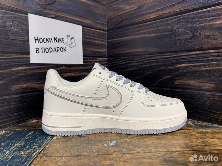 Женские кроссовки Nike Air Force 1 x Undefeated