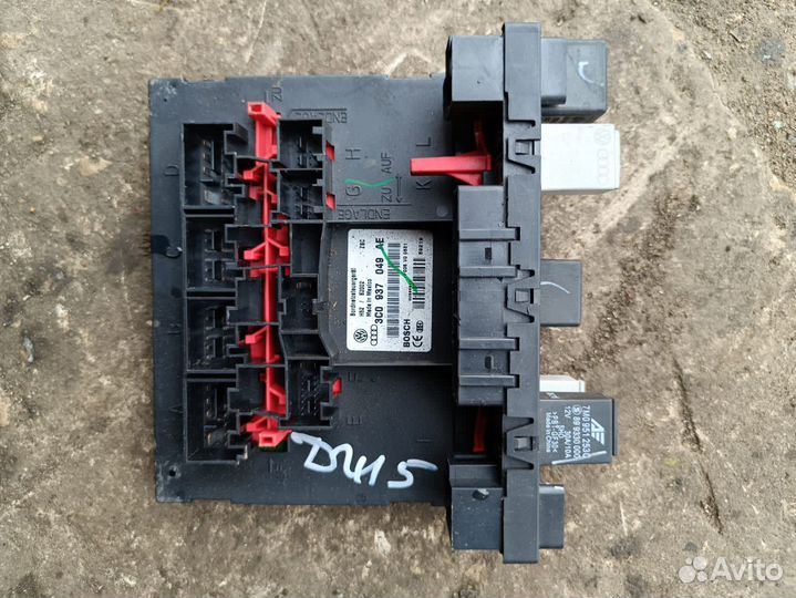 Блок бортовой сети Volkswagen Jetta 5