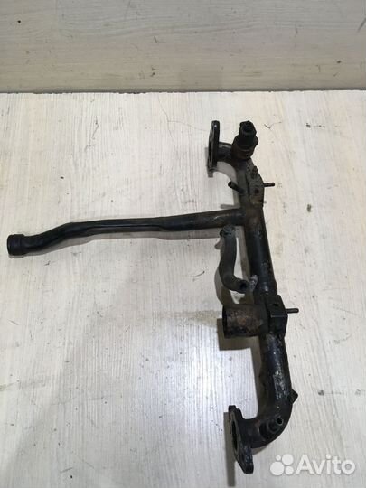 Трубка системы охлаждения Ауди A6 C5 2.8 AMX