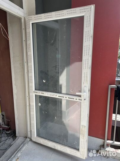 Дверь пластиковая входная