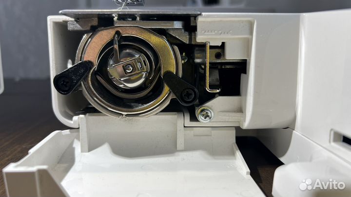 Швейная машина Janome Anna