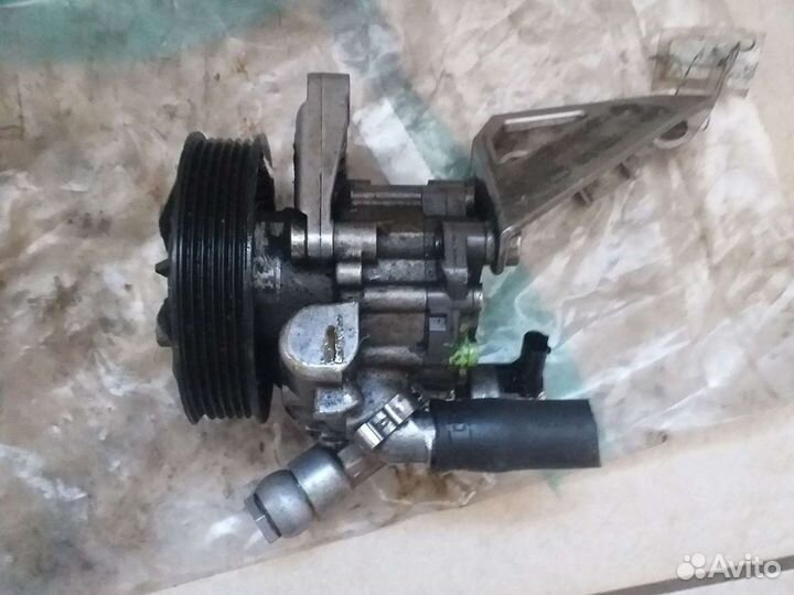 Насос гура BMW 6 3.0 бензин N52B30