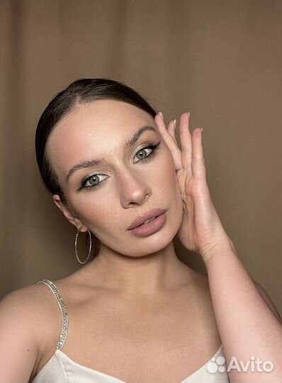 Модель на макияж