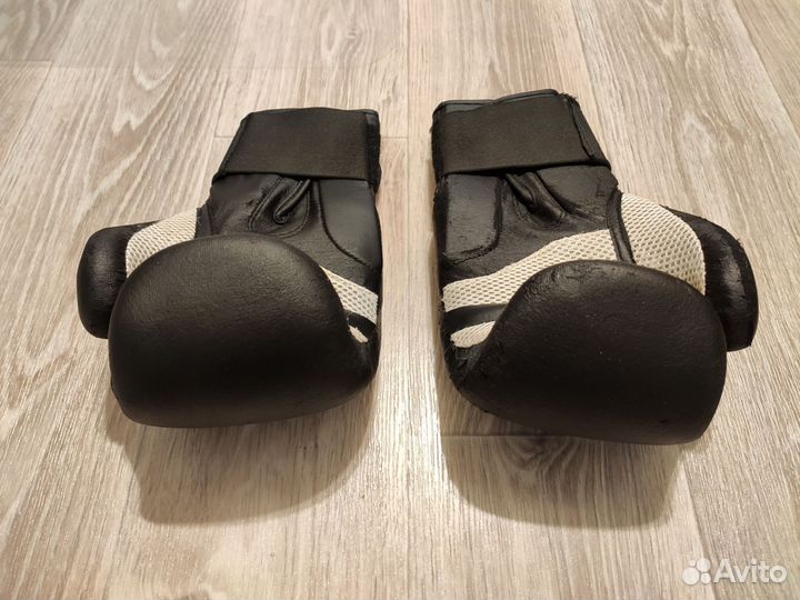 Боксерские перчатки viking 4 10 oz