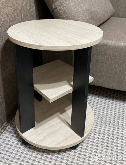 Журнальный столик на колесах