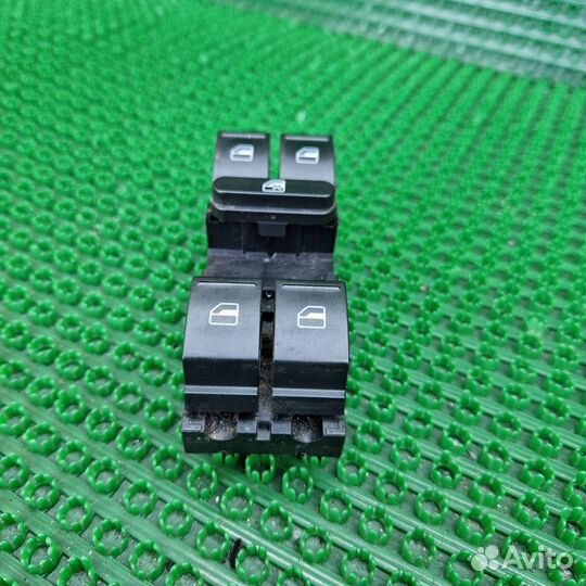 Блок управления стеклоподъемниками передней левой