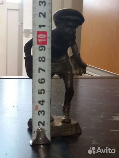 Бронзовая статуэтка