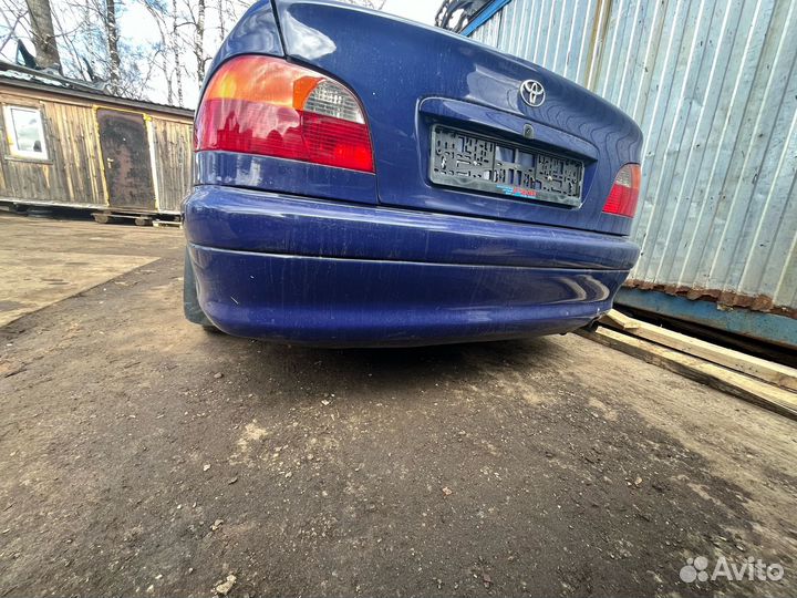 Задний бампер Toyota avensis T220