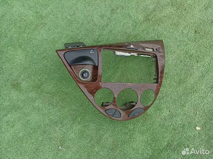 Накладка декоративная Ford Focus 1 универсал 2.0