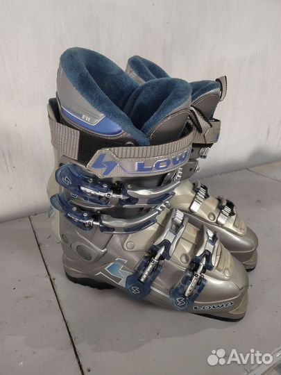 Горные лыжи и ботинки