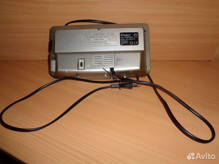 Часы электронные настольные 