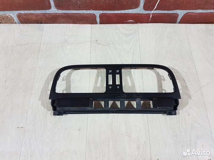 Накладка дефлектора Volkswagen polo 2013