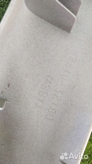 Обшивки стойки крыши пара передние Toyota Vista