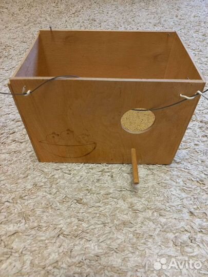 Коробка или домик для попугая
