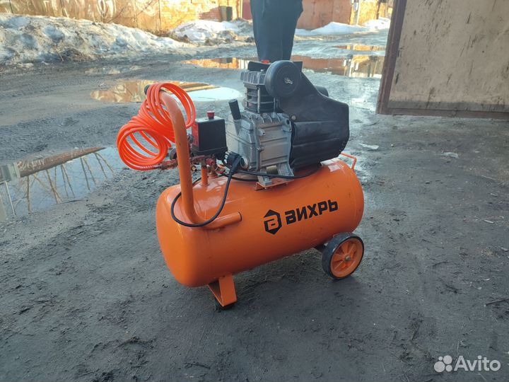 Воздушный компрессор вихрь кмп-240/50