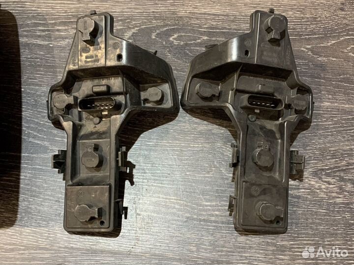 Задний левый фонарь cross touran