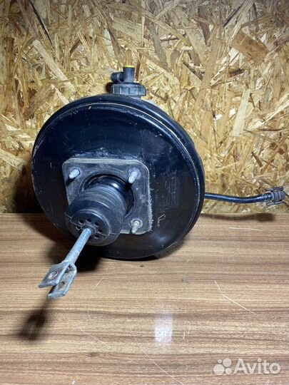 Вакуумный усилитель Renault Logan 1