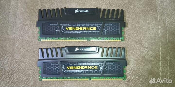Продам оперативную память Corsair Vengeance 16Gb