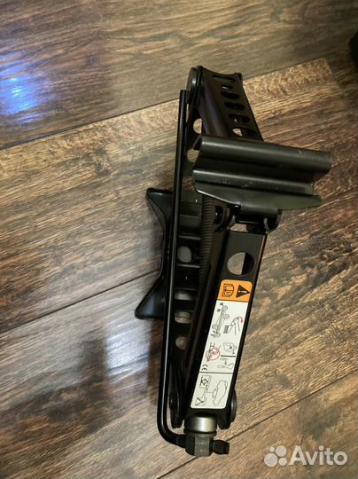 Домкрат на Форд-Фокус III