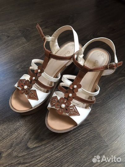 Босоножки женские