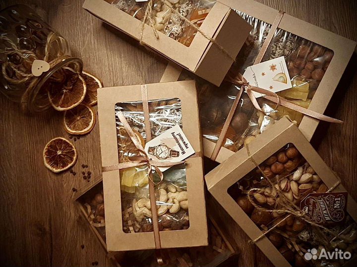 Подарочные наборы из орехов и сухофруктов