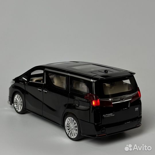 Модель машины 1:24 Toyota Alphard Тойота альфард