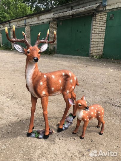 Олени садовые из полистоуна и олененок