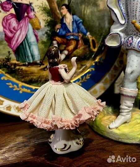 Статуэтка балерина кружевной фарфор (Germany)