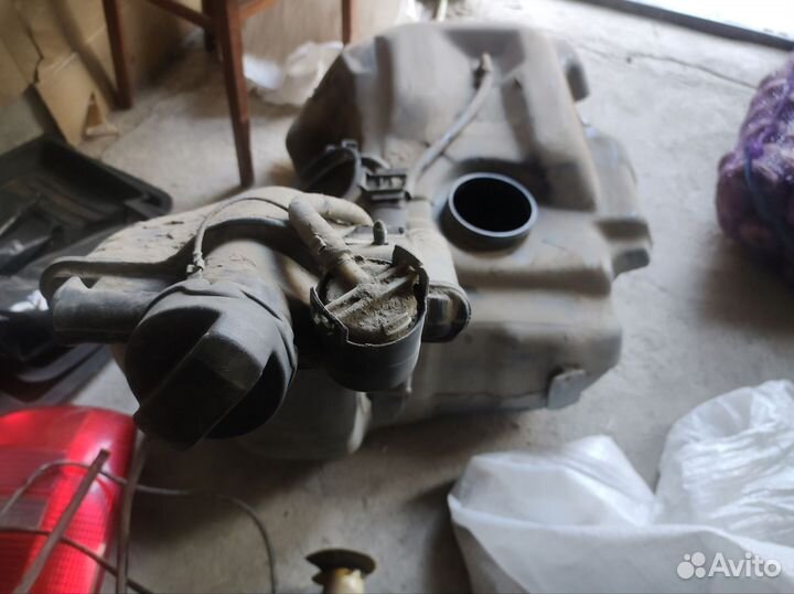 Бензобак и бензонасос на Ауди А4 б5