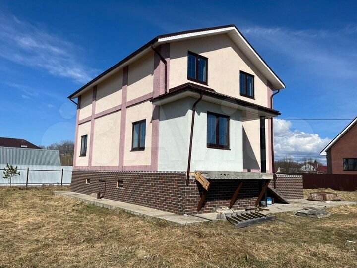 Дом 209,3 м² на участке 14 сот.