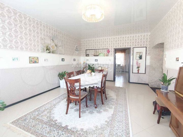 Коттедж 560 м² на участке 30 сот.