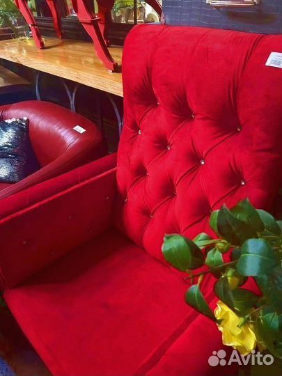 Кресло-трон красное