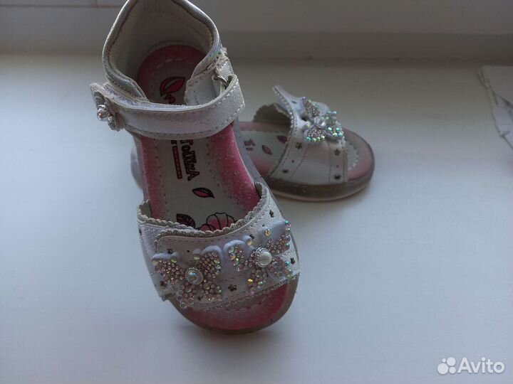 Босоножки для девочки 23