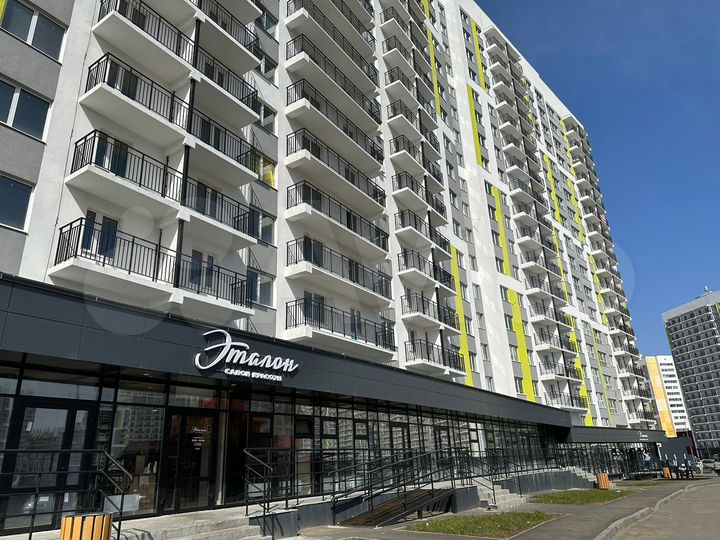2-к. квартира, 55 м², 3/18 эт.