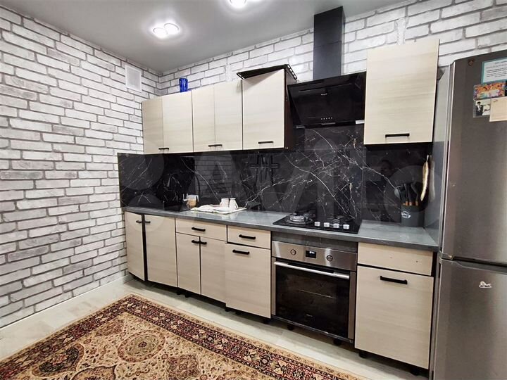 4-к. квартира, 93 м², 1/9 эт.