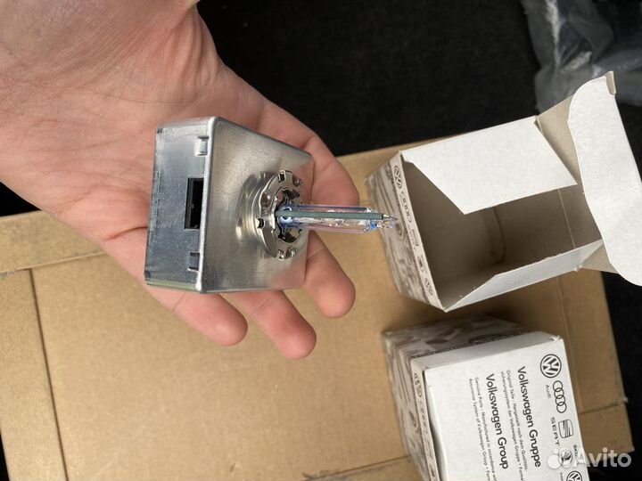 Лампа DS5 Audi VAG 8W0941235