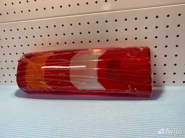 Стекло заднего фонаря Mercedes Actros Axor MP4 MP5