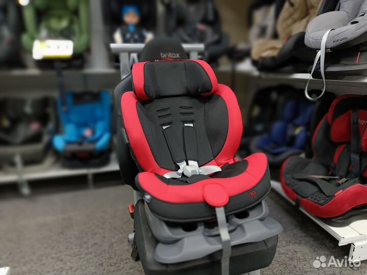 Детское Автокресло Carmate Swing Moon (9-25кг)