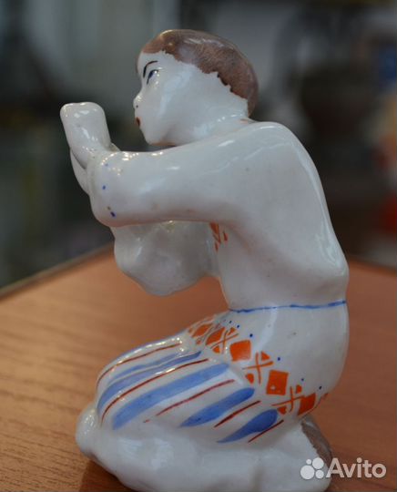 Фарфоровая статуэтка- пастушок