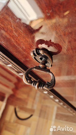 Буфеты и серванты