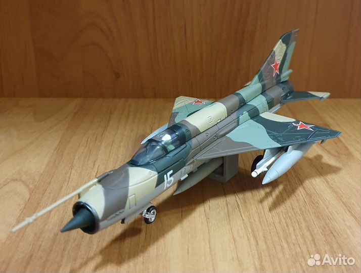 Модель самолета миг-21, М 1:72, металл