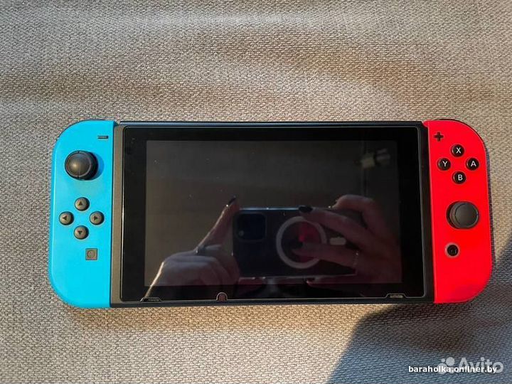 Nintendo switch + док.станция (джойстик, катриджи