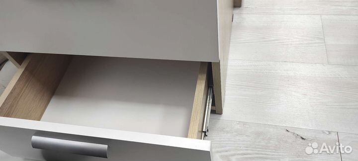 Тумба прикроватная