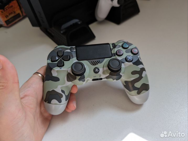 Sony PS4 + игры + 2 геймпада + док станция