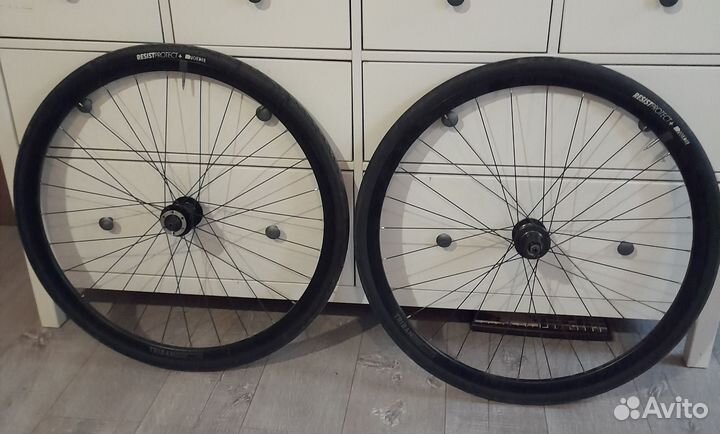 Шоссейные колеса 28