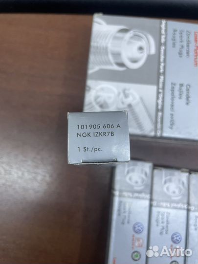 Свеча зажигания VAG 101905606A